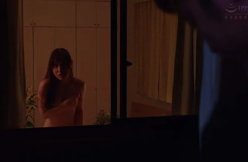 Em hotgirl cạnh nhà ông xã ông chồng gần nhà thường xuyên thay đồ ở ngay cửa sổ