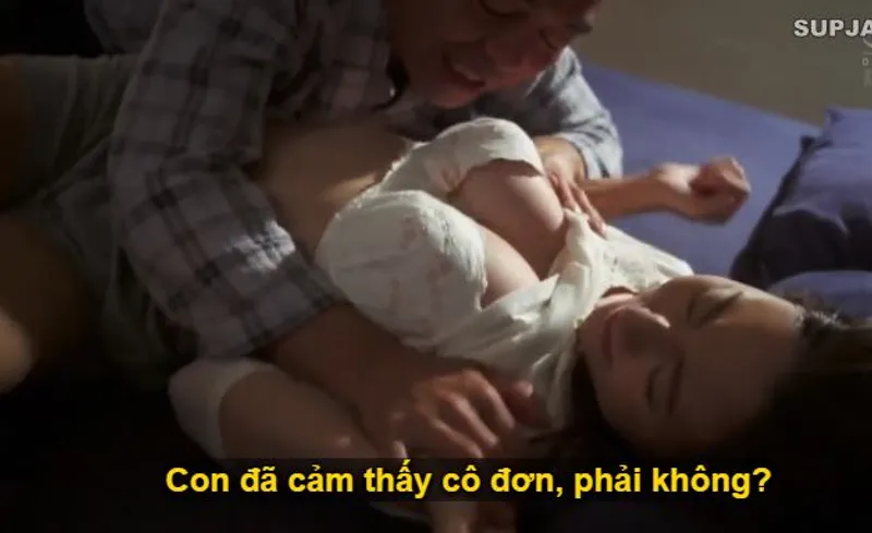 Nhìn con trai mải mê lao vào công việc khiến vợ nó cô quạnh lẻ loi, ông bố chồng bất chấp đạo lý lao vào đè con dâu ra mà làm liều.